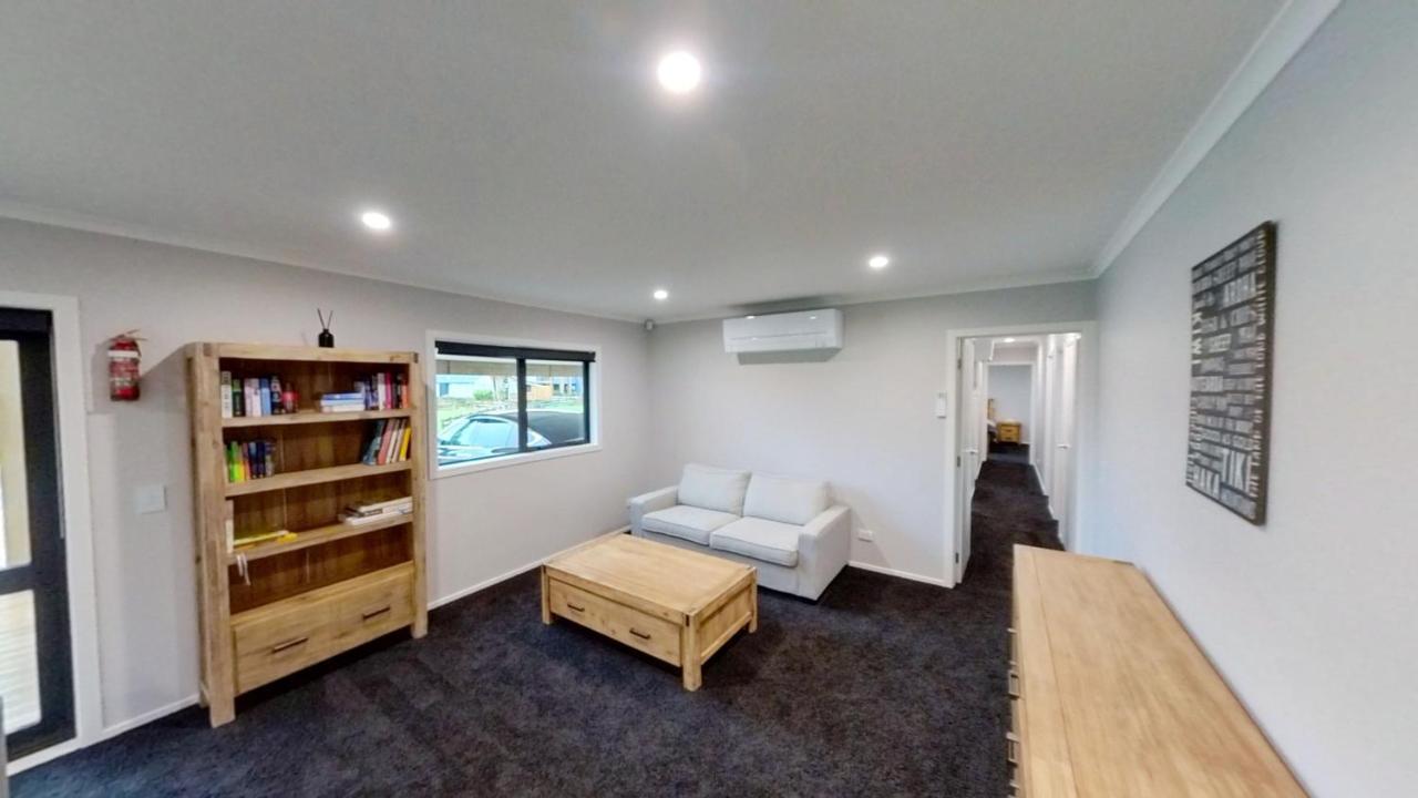5 Bedroom, Solar On Snowmass Ohakune, Yellow Door Exterior photo